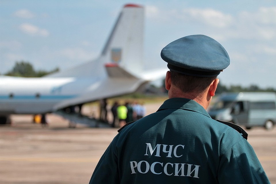 Псковские спасатели обезвредили крупный снаряд, который пролежал в земле больше 70 лет.
