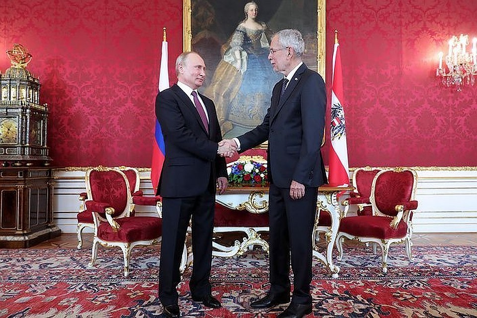 Президент РФ Владимир Путин и президент Австрии Александер Ван дер Беллен. Фото Михаил Климентьев пресс-служба президента РФ ТАСС