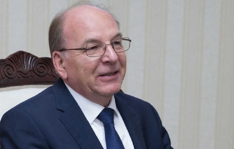 Олег Васнецов