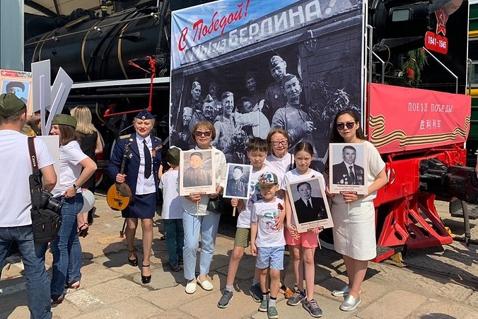 В этом году шествие "Бессмертного полка" прошло в столице Поднебесной в четвертый раз.