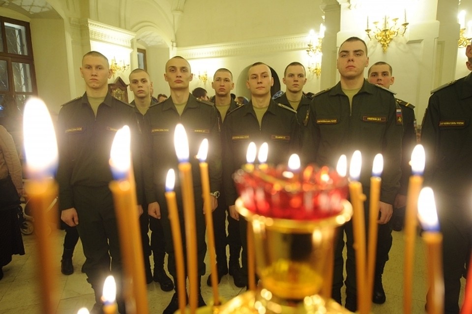 Военным в Хабаровске устроили экскурсии по храмам