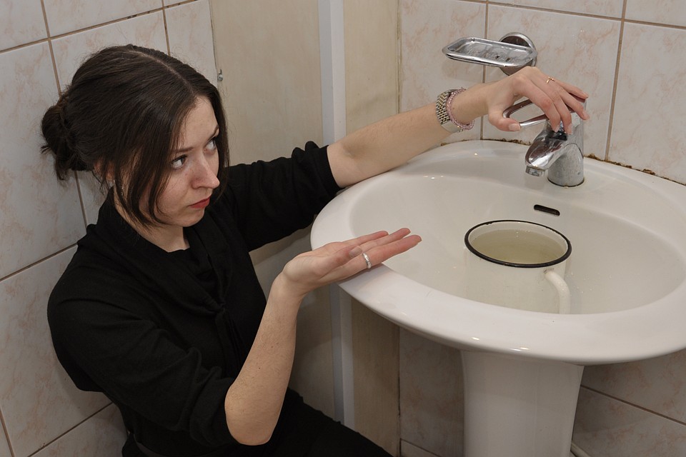 А вода-то из крана не очень и питьевая!