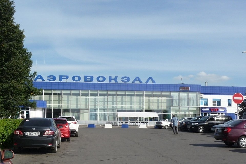 Сайт новокузнецкого аэропорта заподозрили в распространении вирусного контента Фото: Юрий ЛОБАЧЕВ