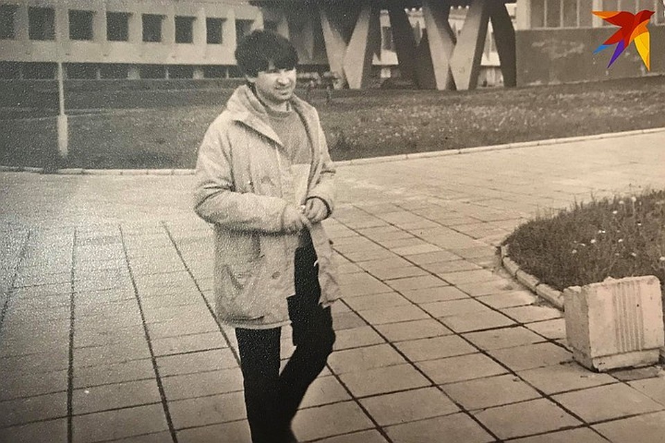 Владимир Сидорчук в среде минских валютчиков имел кличку Сидор и слыл знатным утюгом - утюжил улицы или, как на этом фото, площадки между гостиницами "Юбилейная" и "Планета" в ожидании интуристов. Фото: Архив Владимира Сидорчука