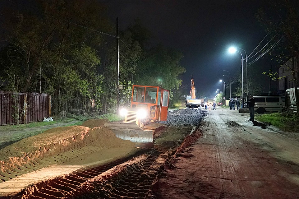 Хабаровчане с кулаками кинулись на дорожников, работающих ночью