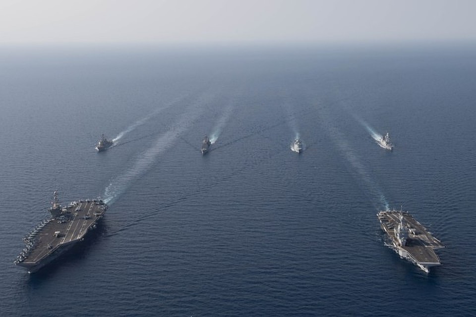 Ракетные эсминцы ВМС США вошли в Персидский залив