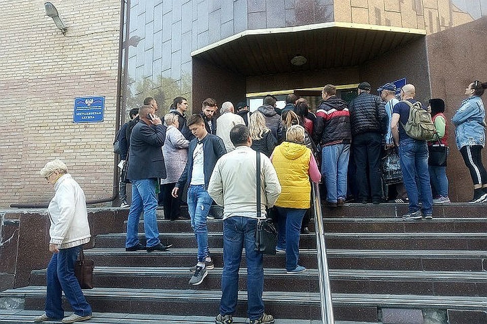 Врачи советуют обязательно брать с собой лекарства, которые прописаны и воду.