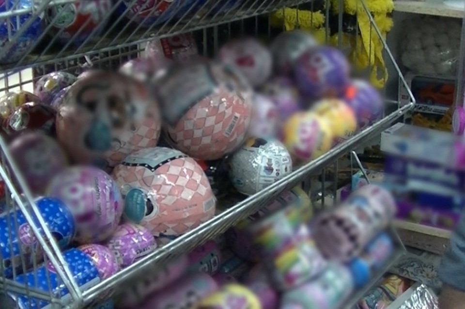 В кемеровском магазине продавали 300 ненастоящих игрушек. ФОТО: ГУ МВД России по Кемеровской области.
