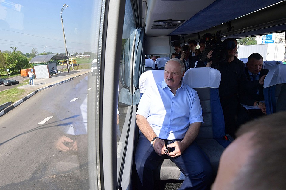 Александр Лукашенко объяснил, почему он обратил пристальное внимание на дороги. Фото: БелТА