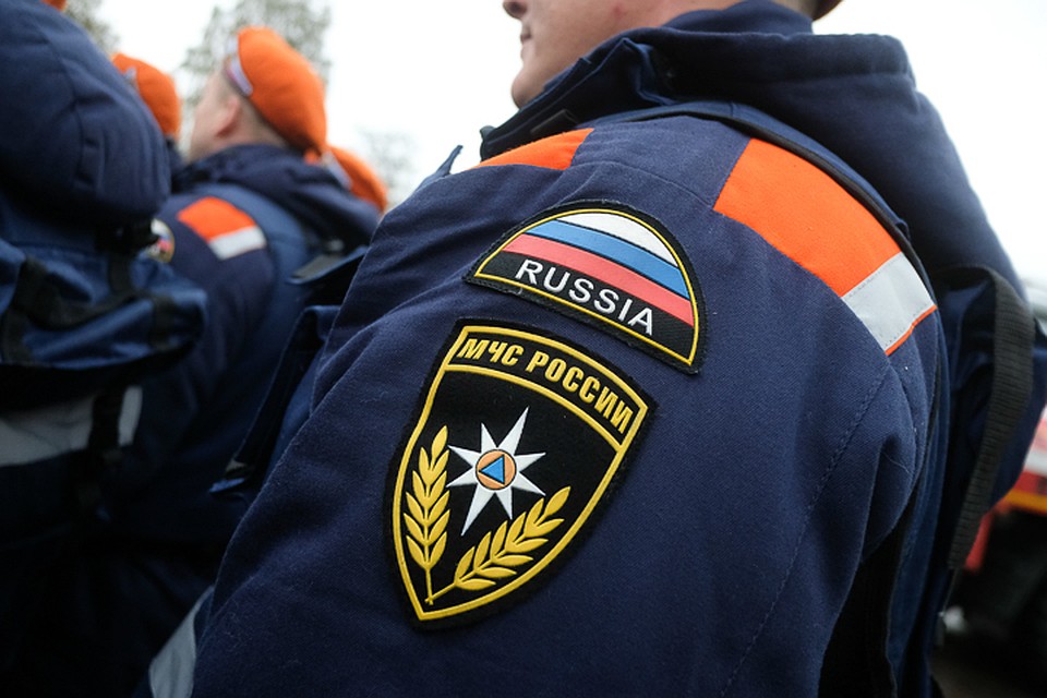 На место трагедии незамедлительно прибыли спасатели.