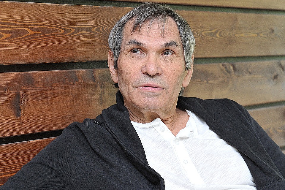 По словам врача, голос артиста должен полностью восстановится и проблемы с речью у Алибасова вскоре пройдут