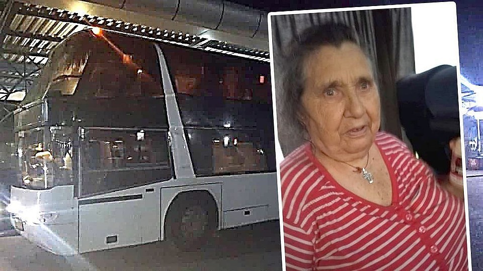 80-летней пенсионерке пришлось лежать в проходе между сиденьями автобуса.