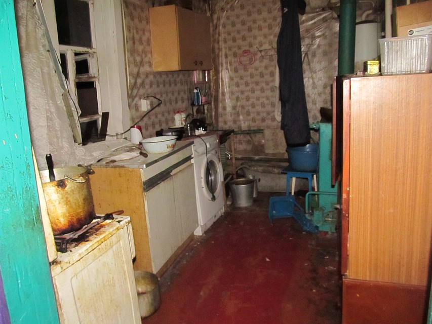 Преступление произошло в кухне.