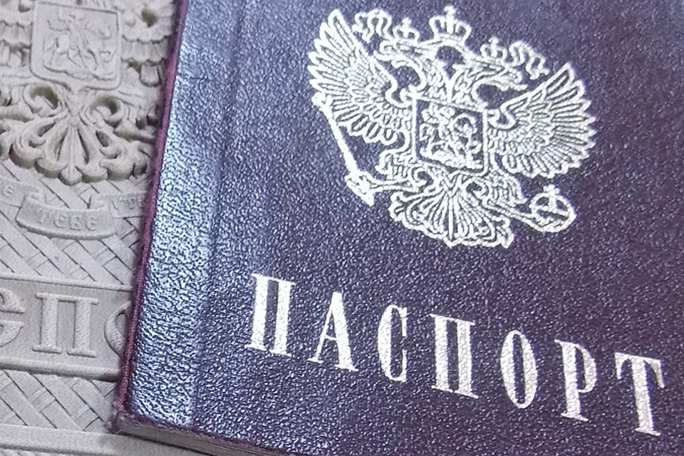 В Увате задержан мигрант с поддельными паспортом и правами