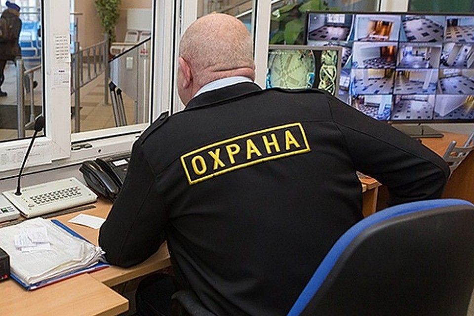 В Кемерове охранник магазина избил подростка за пакет орешков . ФОТО: архив КП