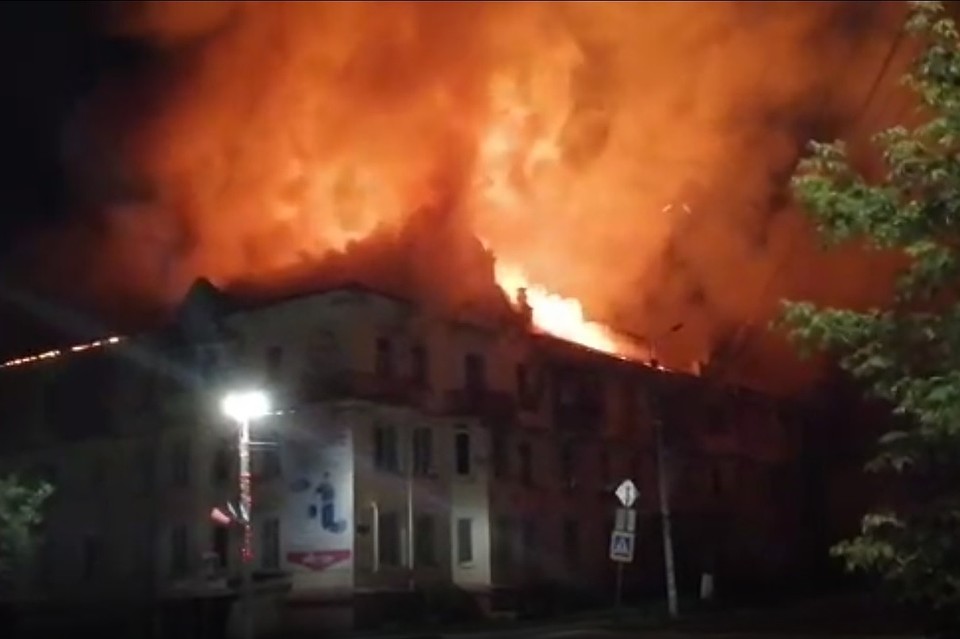 Пожар тушили всю ночь. Фото: соцсети