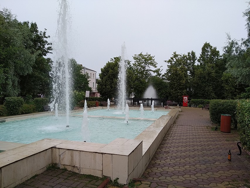Фонтан в сквере