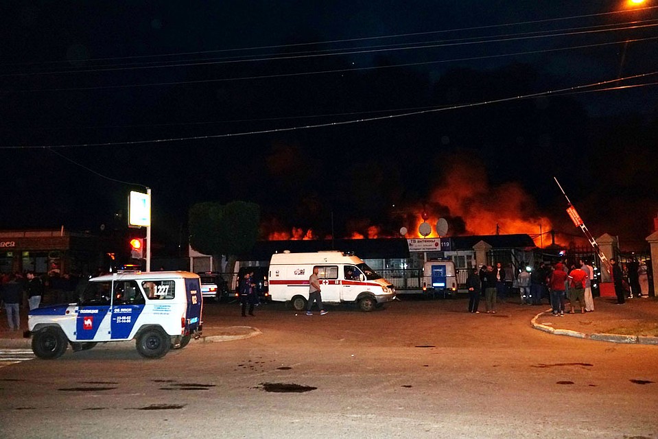 Пожар уничтожил ярмарку в Магнитогорске. Фото: пресс-служба ГУ МВД России по Челябинской области