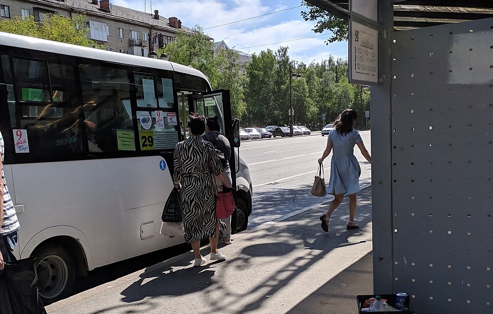 Тюменцы увидят, опаздывает ли автобус.