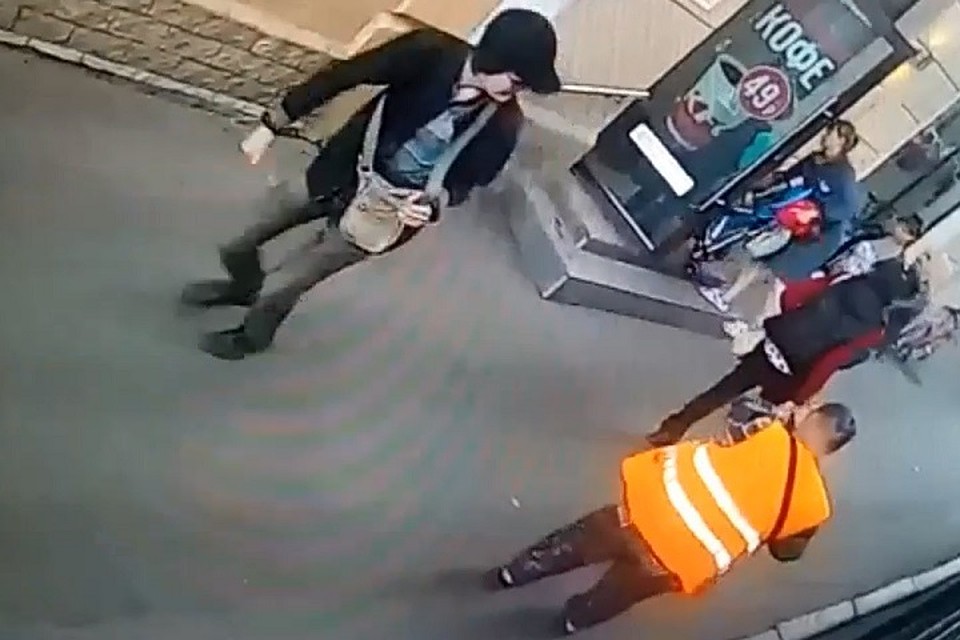 В Петербурге неадекват ударил в лицо кондуктора