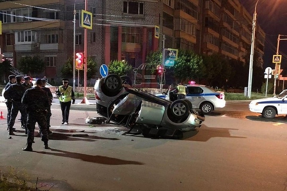 В ночной аварии в Красноярске по вине пьяного водителя погиб пассажир. Фото: "ЧП-Красноярск"