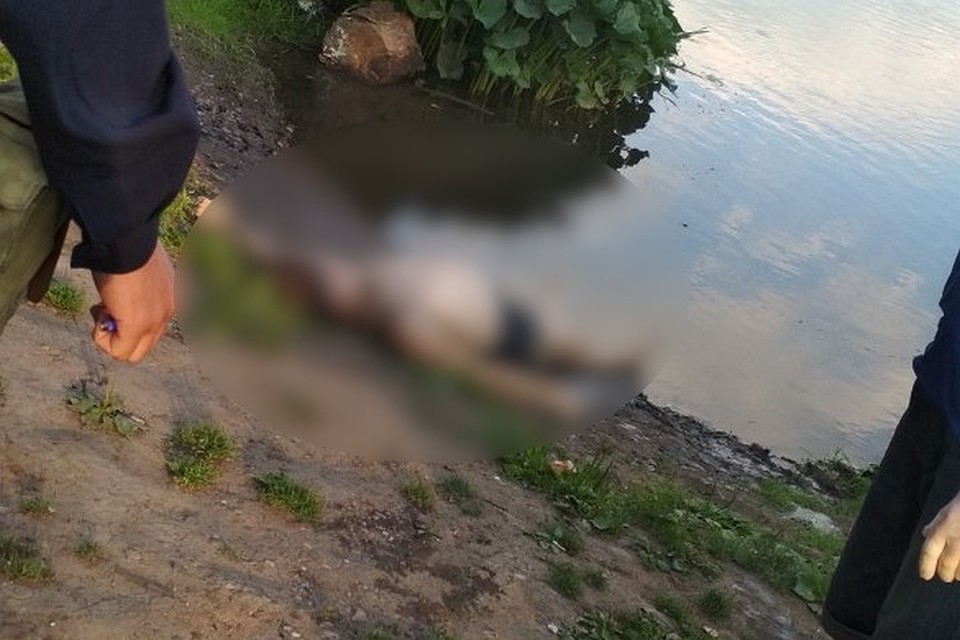Мужчина отдыхал на берегу один