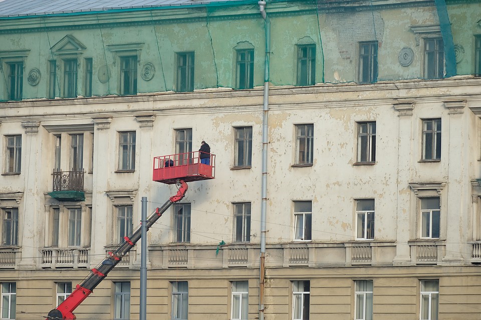 Повезло лишь домам, которые стоят вдоль гостевого маршрута.