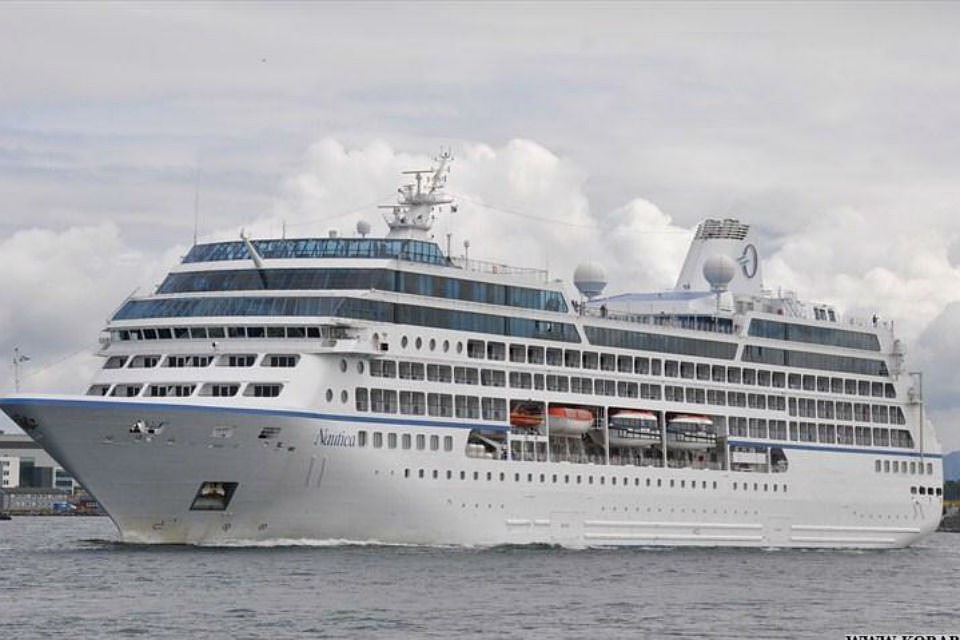 Лайнер Nautica уже заходил в порт Мурманск в прошлом году. Фото: www.korabli.eu