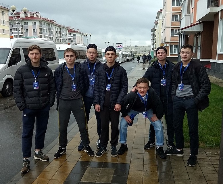 В прошлом году команды «Ренессанс» из Сыктывкара прошла в финальную стадию турнира в Сочи и сыграла на олимпийском стадионе «Фишт».