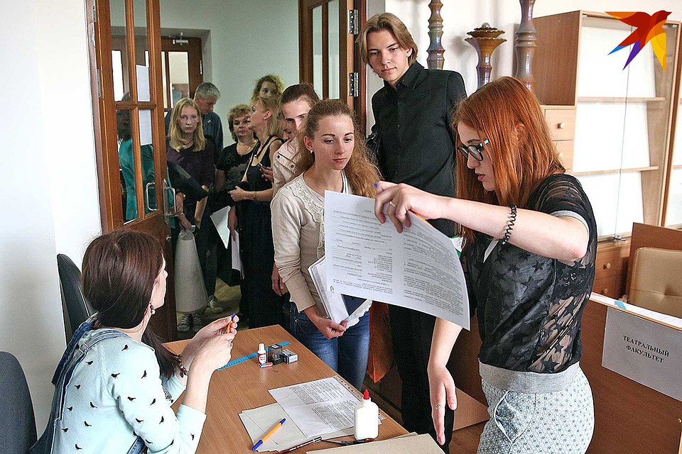 Однако не все вузы ежегодно повышают цены.