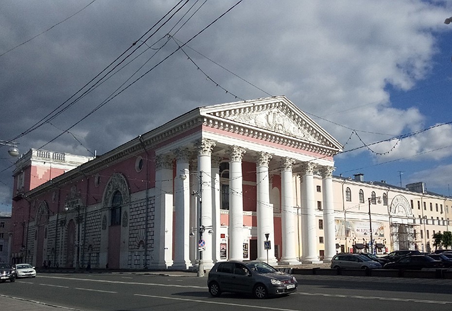 На несколько дней в Твери ограничат движение на Театральной площади и других улицах города