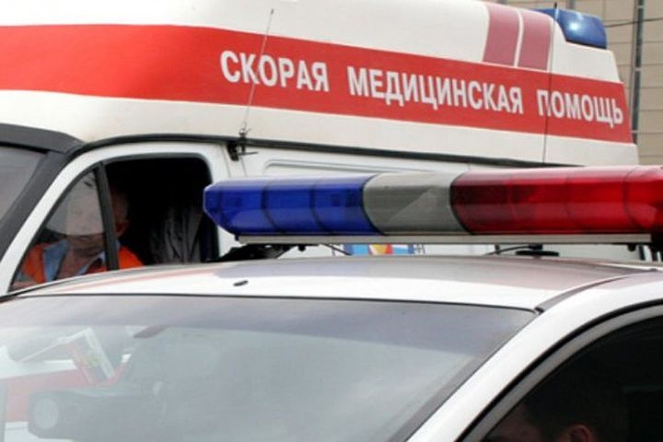 На место аварии выезжали медики и полицейские