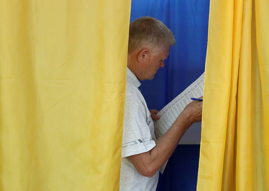 Выборы на Украине проходят при низкой явке.