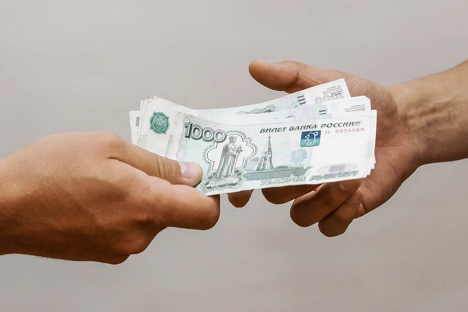 Сотрудника МП задержали с поличным на улице Санфировой
