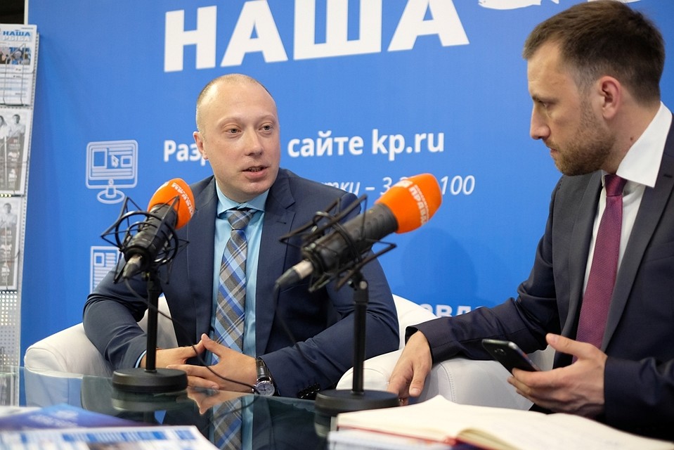 Алексей Буглак в мобильной студии "КП"