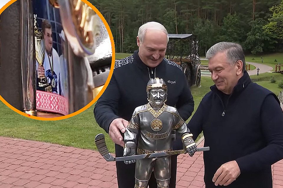 Президент Узбекистана подарил Лукашенко его статую с потайной дверцей, за которой - фотография Николая. Фото: БелТА.
