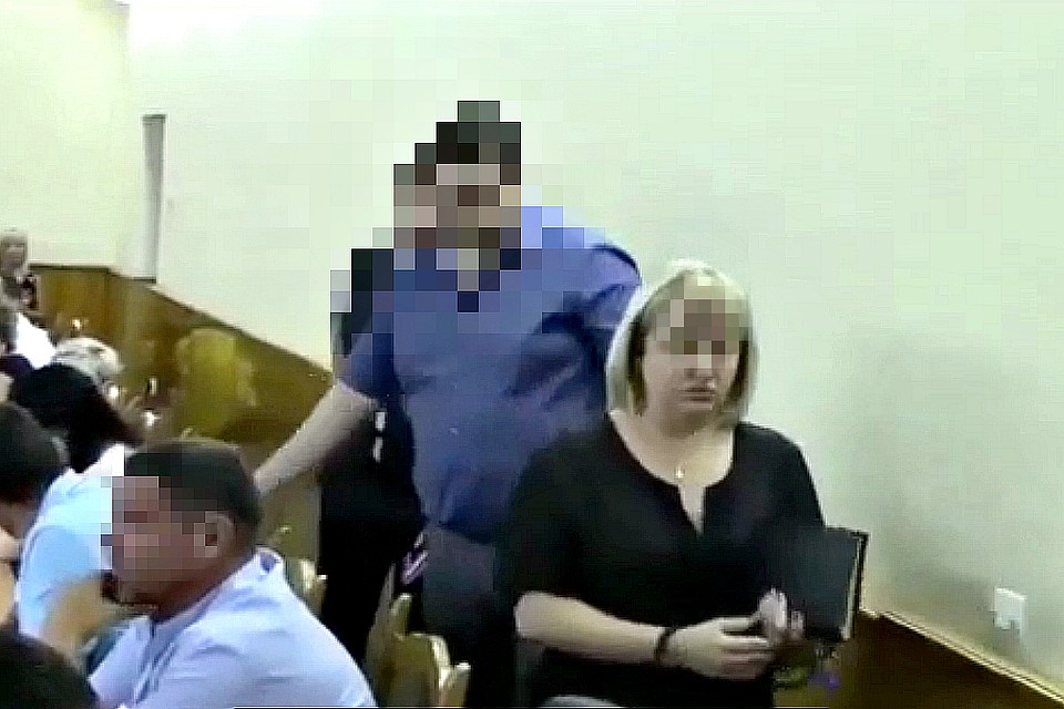Сейчас чиновница находится под стражей.