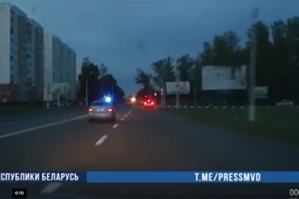 Женщина на внедорожнике пыталась скрыться с места аварии в Ушачах, ее поймали под Витебском. Фото: кадр из видео МВД.