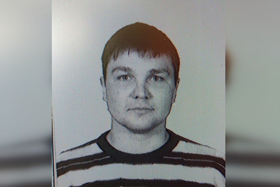 Если вам что-либо известно о месте нахождения пропавшего, сообщите в полицию по единому номеру 112 или на номер ПСО "Маяк" 8-951-393-0911.