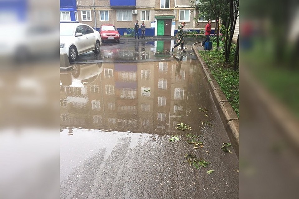 Уфимский двор по улице Степана Халтурина превратился в лужу