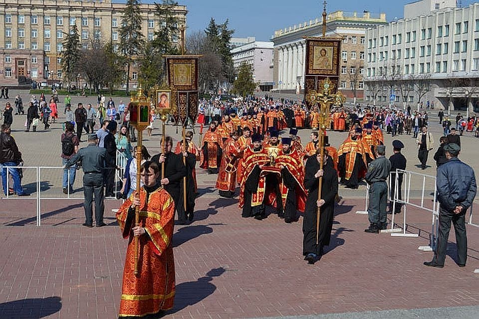 В Белгороде будет перекрыто движение транспорта из-за крестного хода.