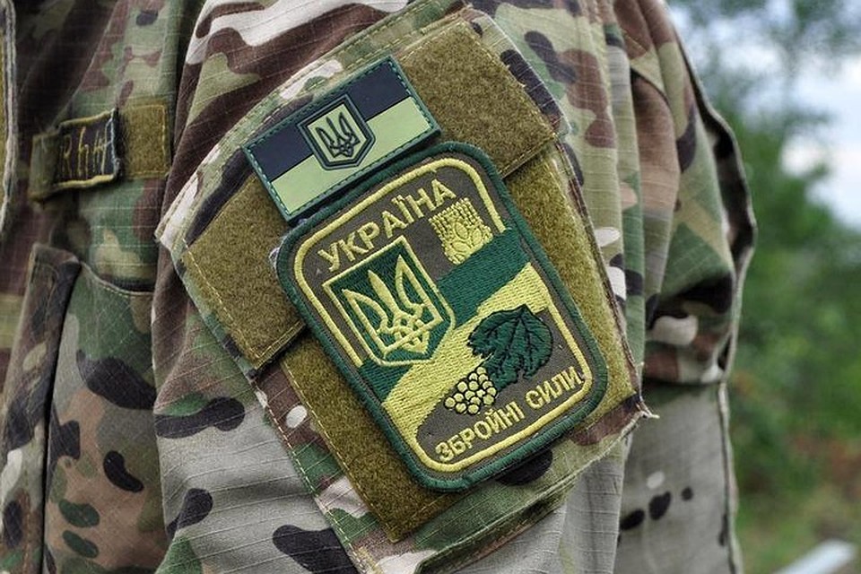 Украинский боец сломал ногу при разгрузке боеприпасов. Фото: Фейсбук