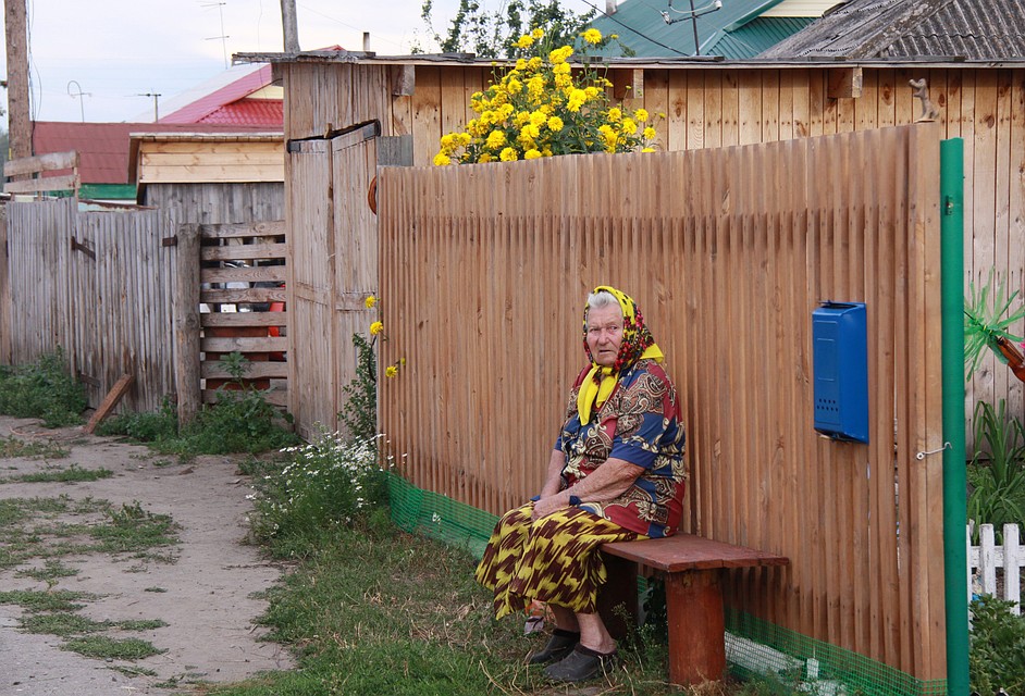 За нуждающимися пожилыми людьми Дновского района будут ухаживать.