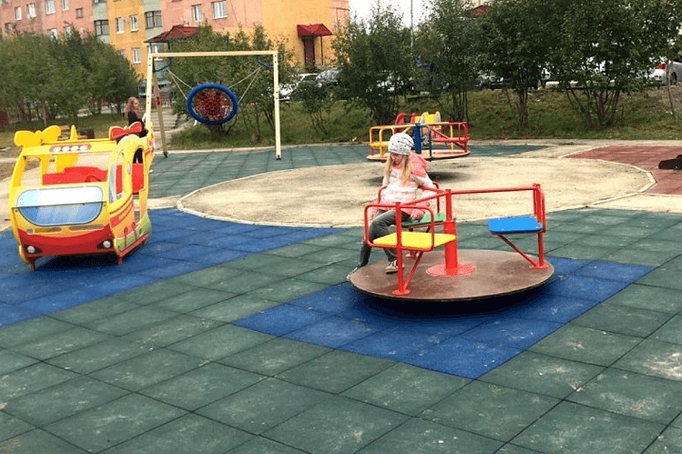 В Лабытнанги детские игровые комплексы станут безопаснее Фото: lbt.yanao.ru