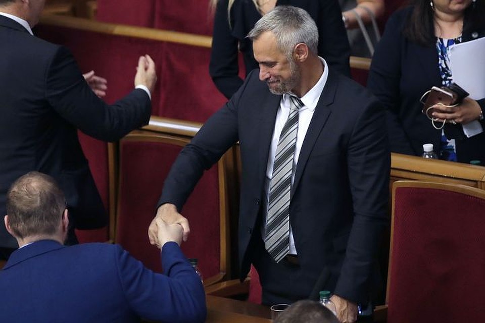 Новый генпрокурор Украины Руслан Рябошапка принимает поздравления с назначением