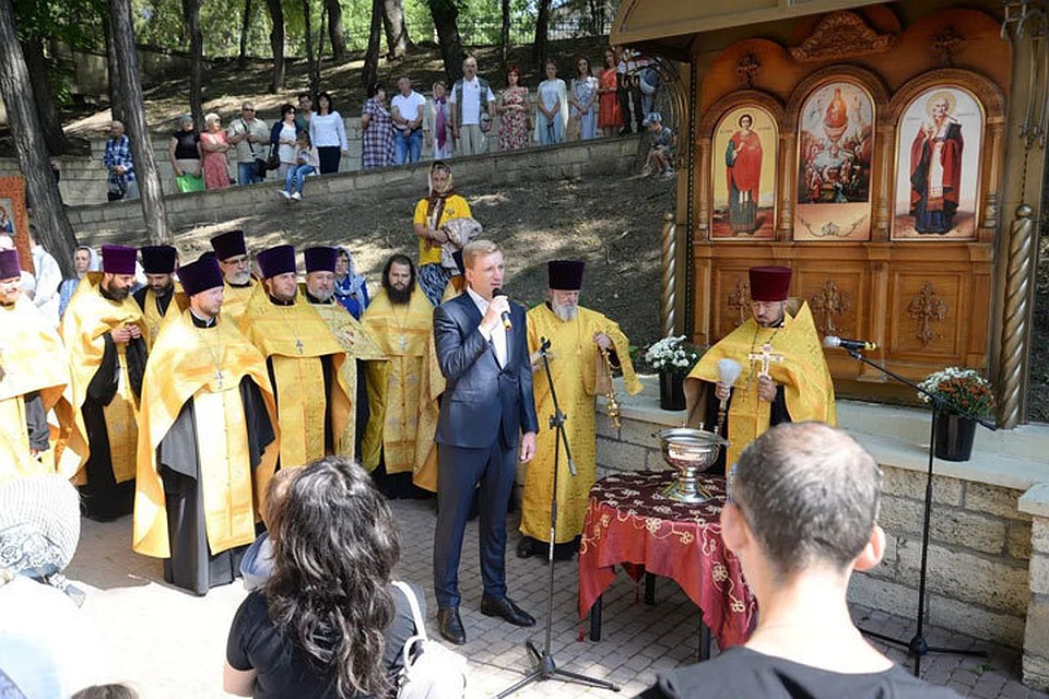 Начался праздник с крестного хода. Фото: пресс-служба главы Ессентуков.