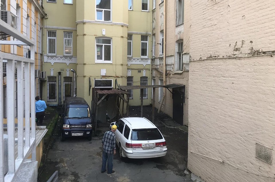 Четвертого сентября в центре Владивостока обвалилась крыша здания.