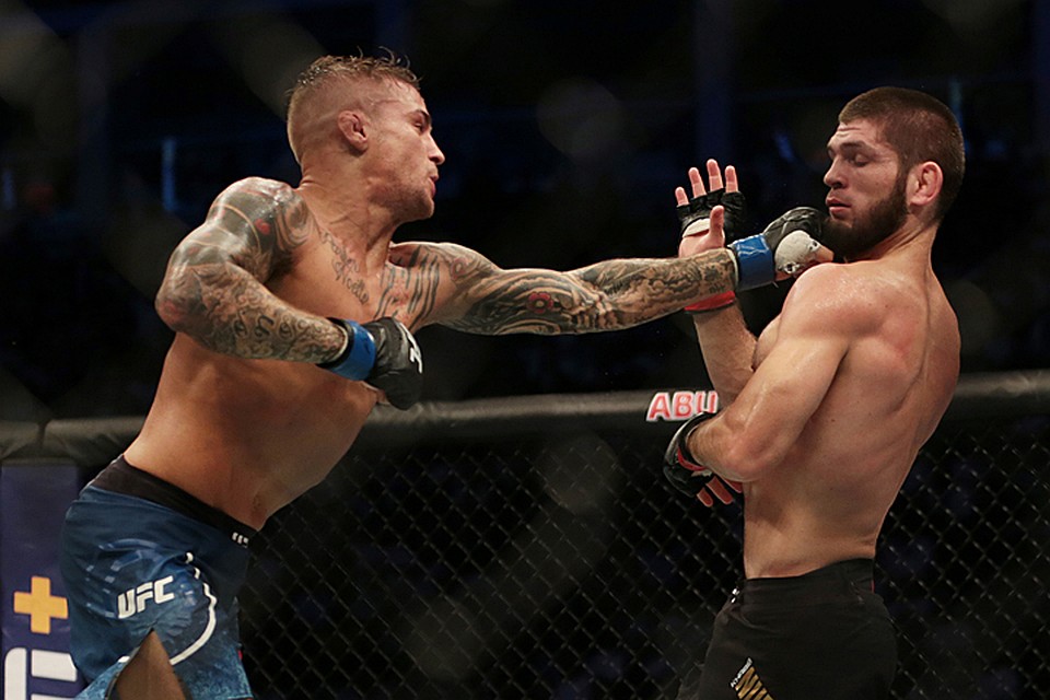 За тем, как россиянин уверенно защитил чемпионский пояс UFC, наблюдала в прямом эфире огромная аудитория