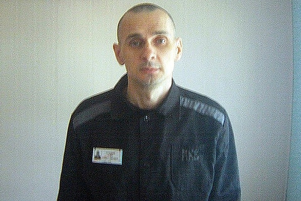 В России Сенцов был осужден на 20 лет за подготовку теракта
