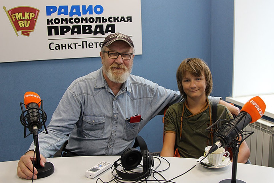 Василий Бычков пришел к нам в гости с сыном Добрыней.